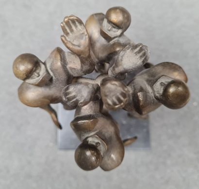 FOOTBALL AMERICAIN: Sculpture en bronze moderne,...