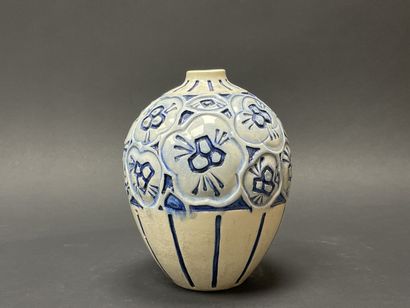 RAOUL LACHENAL (1885-1956)
Earthenware vase....