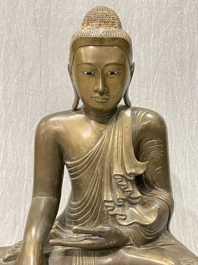 Very important Buddha seated in vajrasana,...