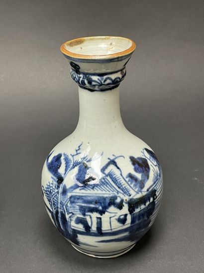 Pair of porcelain vases
Indochine for the...