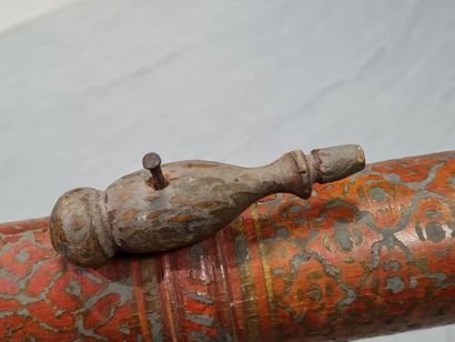 Lacquered wood cradle.
Burma XX°.
90 x 107...