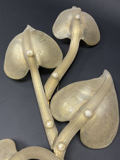 Grande applique à quatre lumières en bois...