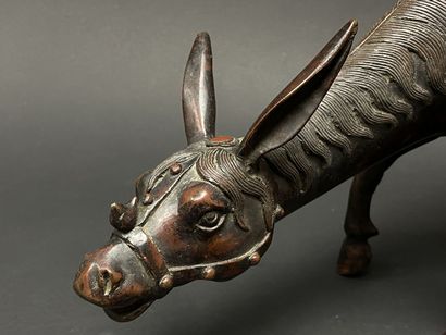 JAPON fin XIX°
TOBA sur sa mule.
Epreuve...