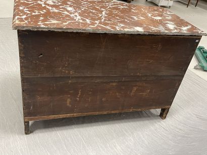 Chest of drawers with curved front, in rosewood...