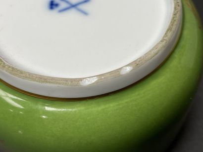 Porcelain cabaret with green background,...