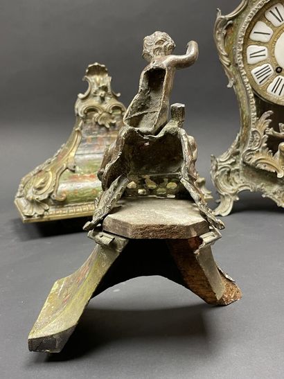 Wooden sconce with Martin varnish decoration...