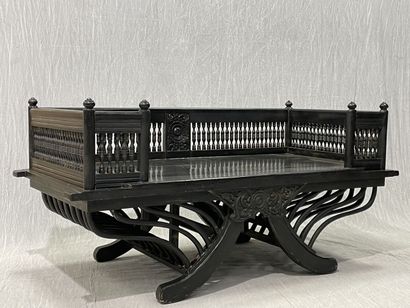 Black lacquered wood elephant-back palanquin
Black...
