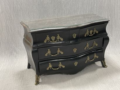 Chest of drawers, curved on all sides, opening...
