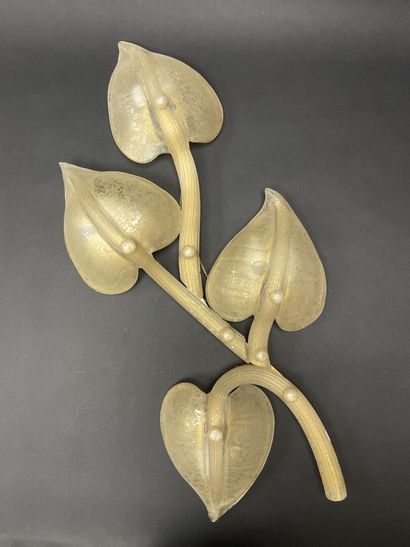 Grande applique à quatre lumières en bois...