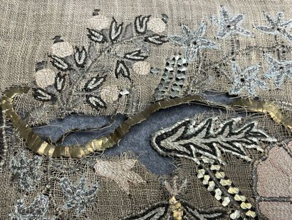Hammam towel in linen with embroidered borders...