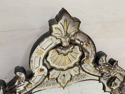 Venetian mirror. 
140 x 87 cm. 
restorat...