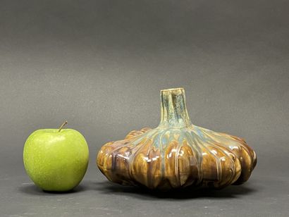 Gilbert METENIER (1876-?).
Grand vase coloquinte...