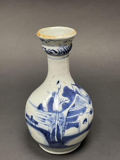 Pair of porcelain vases
Indochine for the...