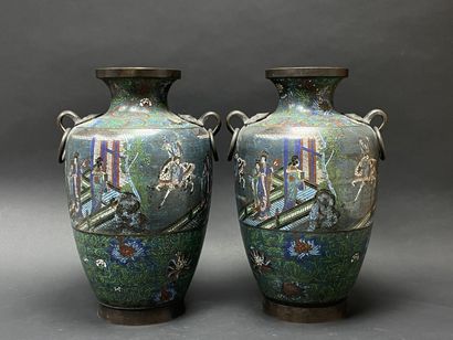JAPON début XX°
Paire de grands vases en...
