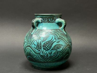 Raoul LACHENAL (1885-1956). 
Vase boule à...
