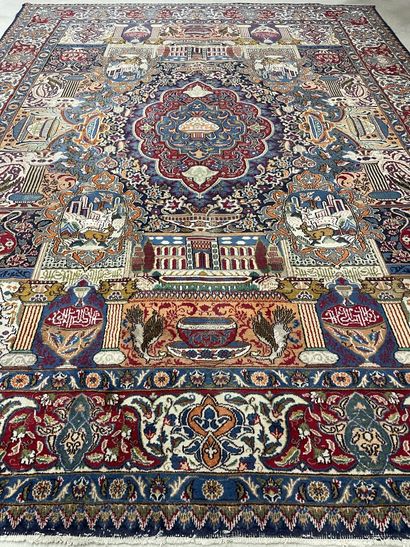 Oriental wool carpet, richly decorated.
KASHMAR,...