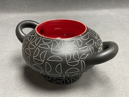 Jean DE LESPINASSE (1896-1979)
Two-handled...