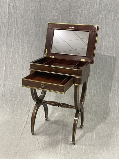 Mahogany veneered working table, underlined...