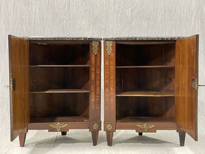 Pair of inlaid corners.
Louis XVI period...