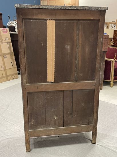 Straight desk with fluted sides, opening...