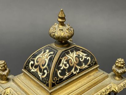 Bronze and cloisonné enamel clock.
movement...