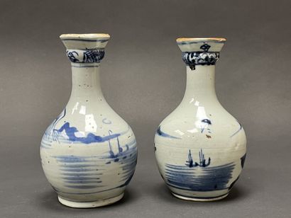 Pair of porcelain vases
Indochine for the...