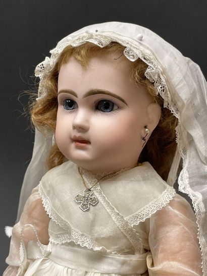 JUMEAU for department stores.
Bisque head...