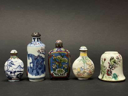 CHINA Set of four snuffboxes and an inkwell...