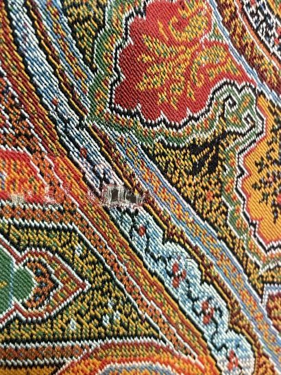 Antique wool cashmere.
160 x 350 cm.
Small...