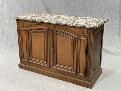 Hunting sideboard in molded oak.
18TH C.
88...