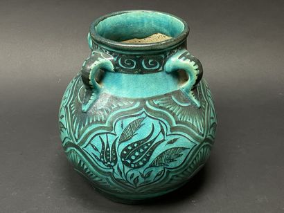 Raoul LACHENAL (1885-1956). 
Vase boule à...
