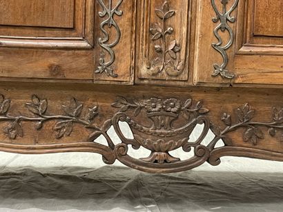 Provençal sideboard in carved and molded...