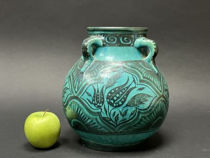 Raoul LACHENAL (1885-1956). 
Vase boule à...