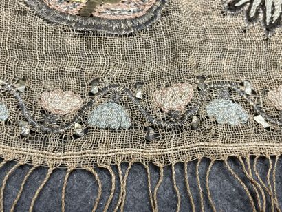 Hammam towel in linen with embroidered borders...