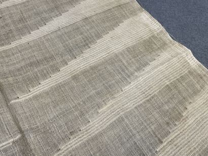 Hammam towel in linen with embroidered borders...