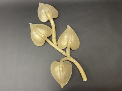 Grande applique à quatre lumières en bois...