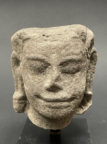 Head of Goddess Uma.
Stoneware sculpture....