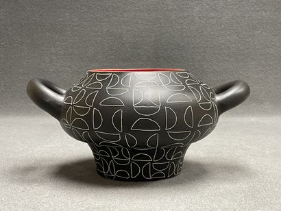 Jean DE LESPINASSE (1896-1979)
Two-handled...