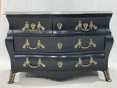 Chest of drawers, curved on all sides, opening...
