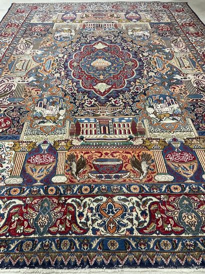 Oriental wool carpet, richly decorated.
KASHMAR,...