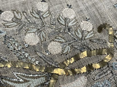 Hammam towel in linen with embroidered borders...