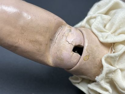 STEINER Beautiful closed-mouth doll, debossed...