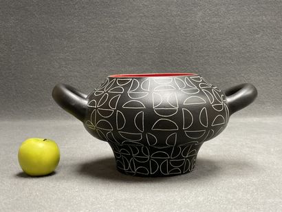 Jean DE LESPINASSE (1896-1979)
Two-handled...