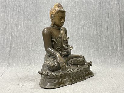 Very important Buddha seated in vajrasana,...