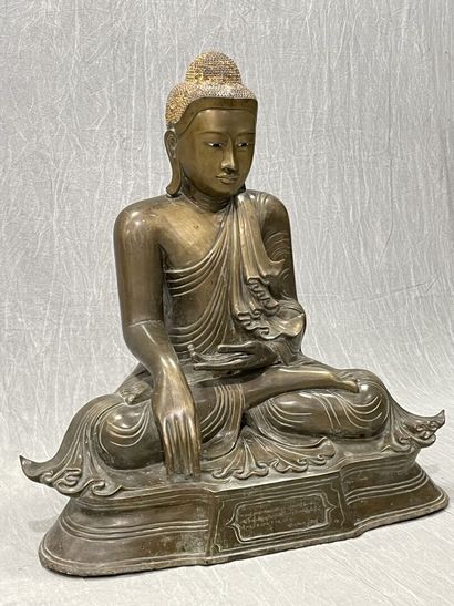 Very important Buddha seated in vajrasana,...