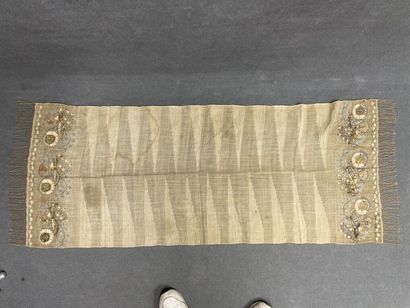 Hammam towel in linen with embroidered borders...
