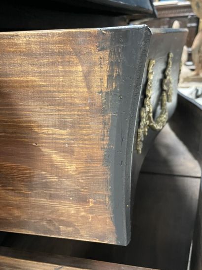 Chest of drawers, curved on all sides, opening...