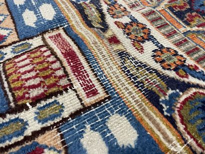 Oriental wool carpet, richly decorated.
KASHMAR,...