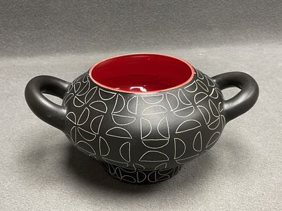 Jean DE LESPINASSE (1896-1979)
Two-handled...