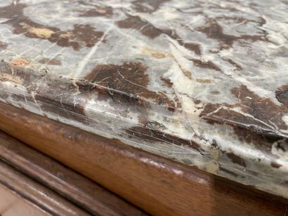 Hunting sideboard in molded oak.
18TH C.
88...